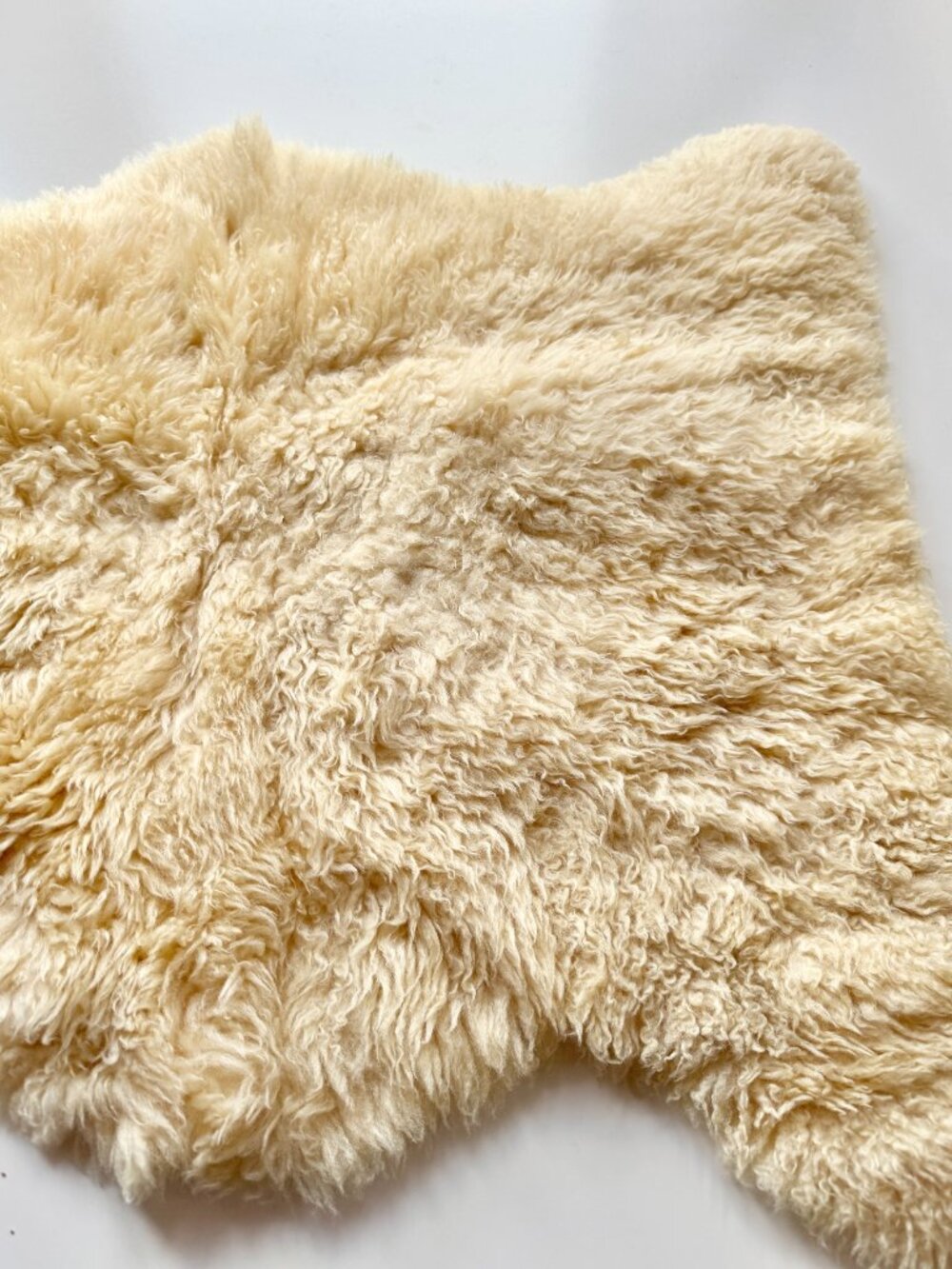 IKEA Rens 100% Sheepskin Fur Rug - Picture 4 of 12